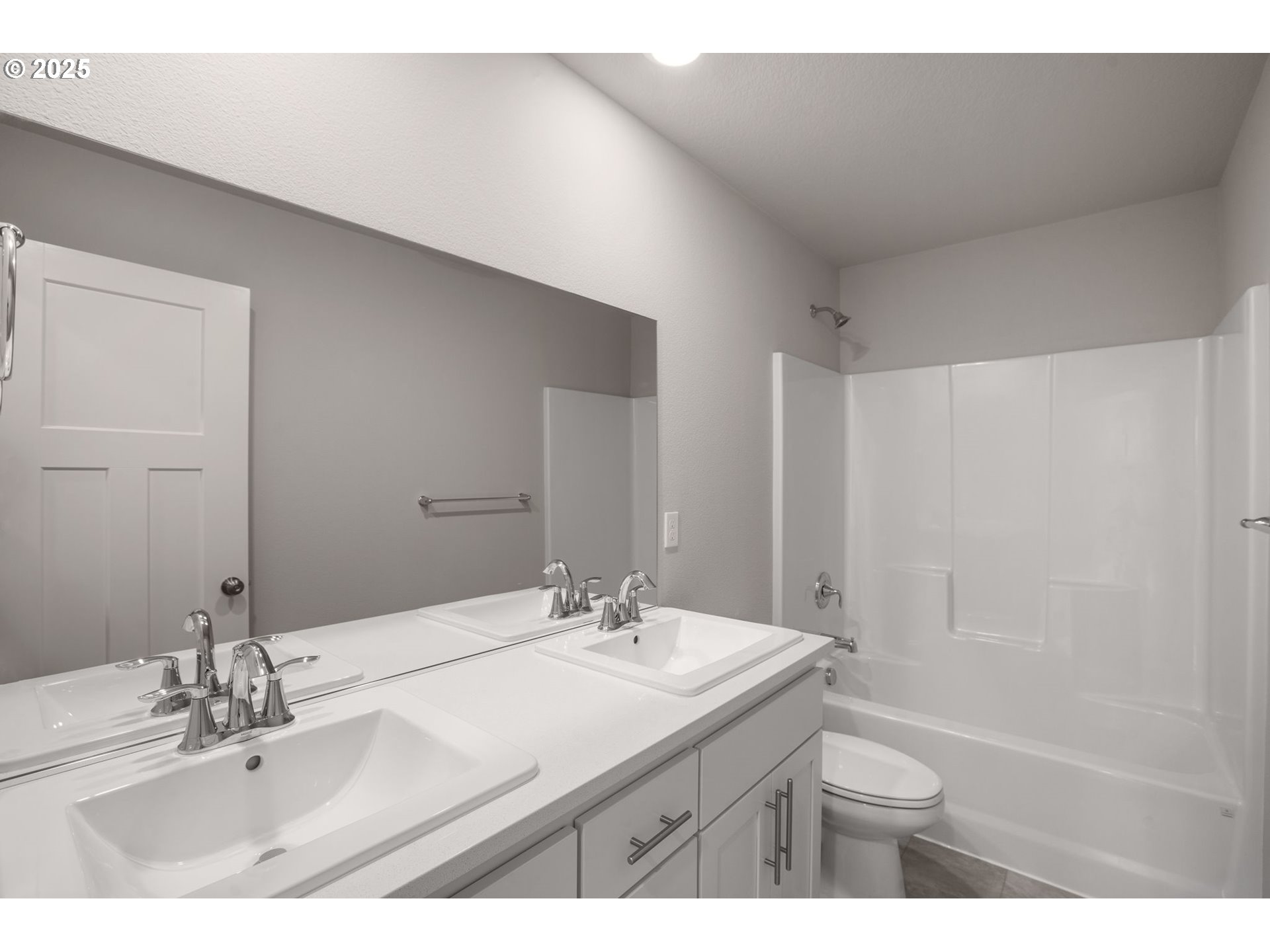 5887 Bainbridge Road Eugene, OR 97402 - Photo 29 of 36 Gallery Image 29