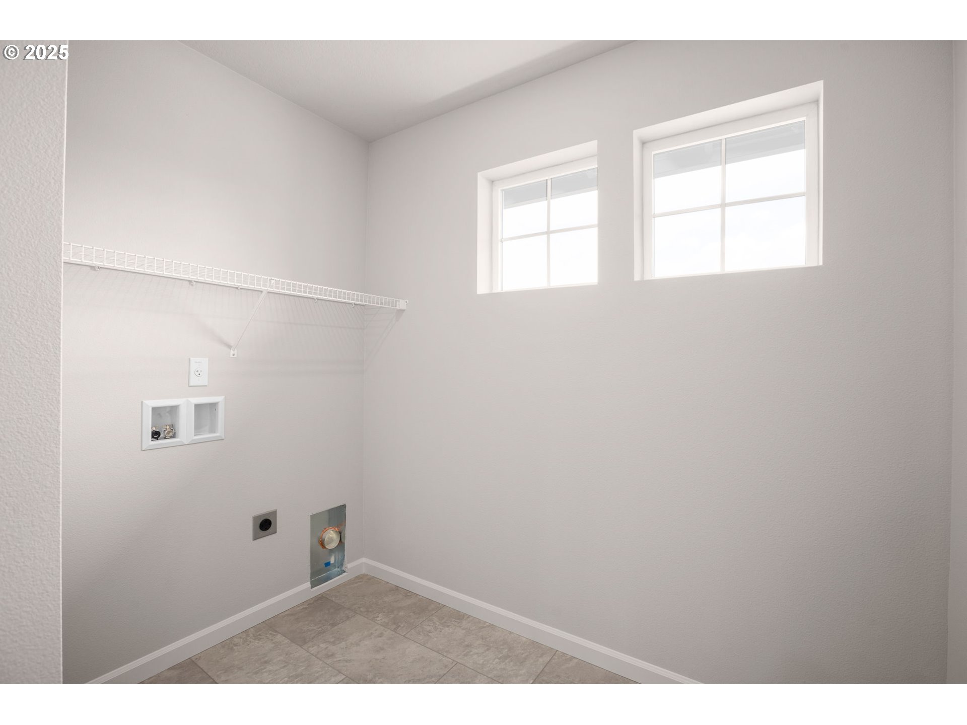 5887 Bainbridge Road Eugene, OR 97402 - Photo 32 of 36 Gallery Image 32