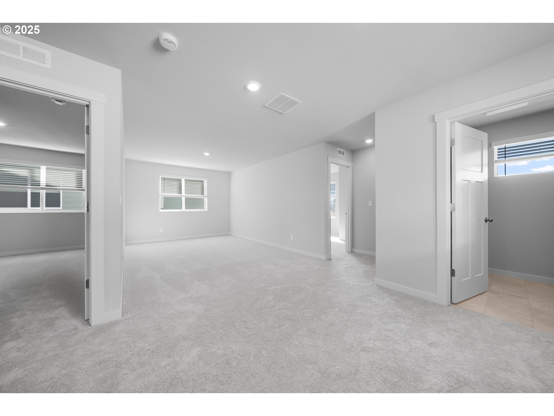 5887 Bainbridge Road Eugene, OR 97402 - Photo 35 of 36 Gallery Image 35