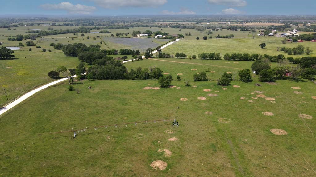 305 Rd Navasota Tx 77868 Road Navasota, TX 77868 - Photo 4 of 11 a view of a city