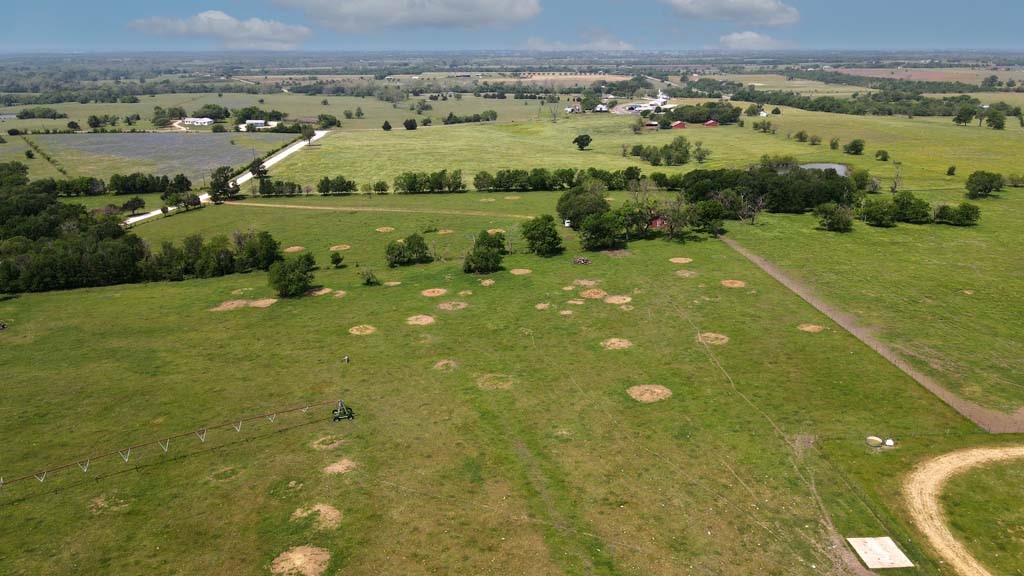 305 Rd Navasota Tx 77868 Road Navasota, TX 77868 - Photo 5 of 11 a view of a city