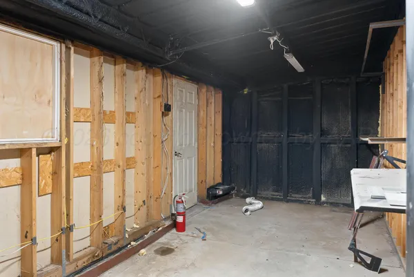 a view of a livingroom with furniture