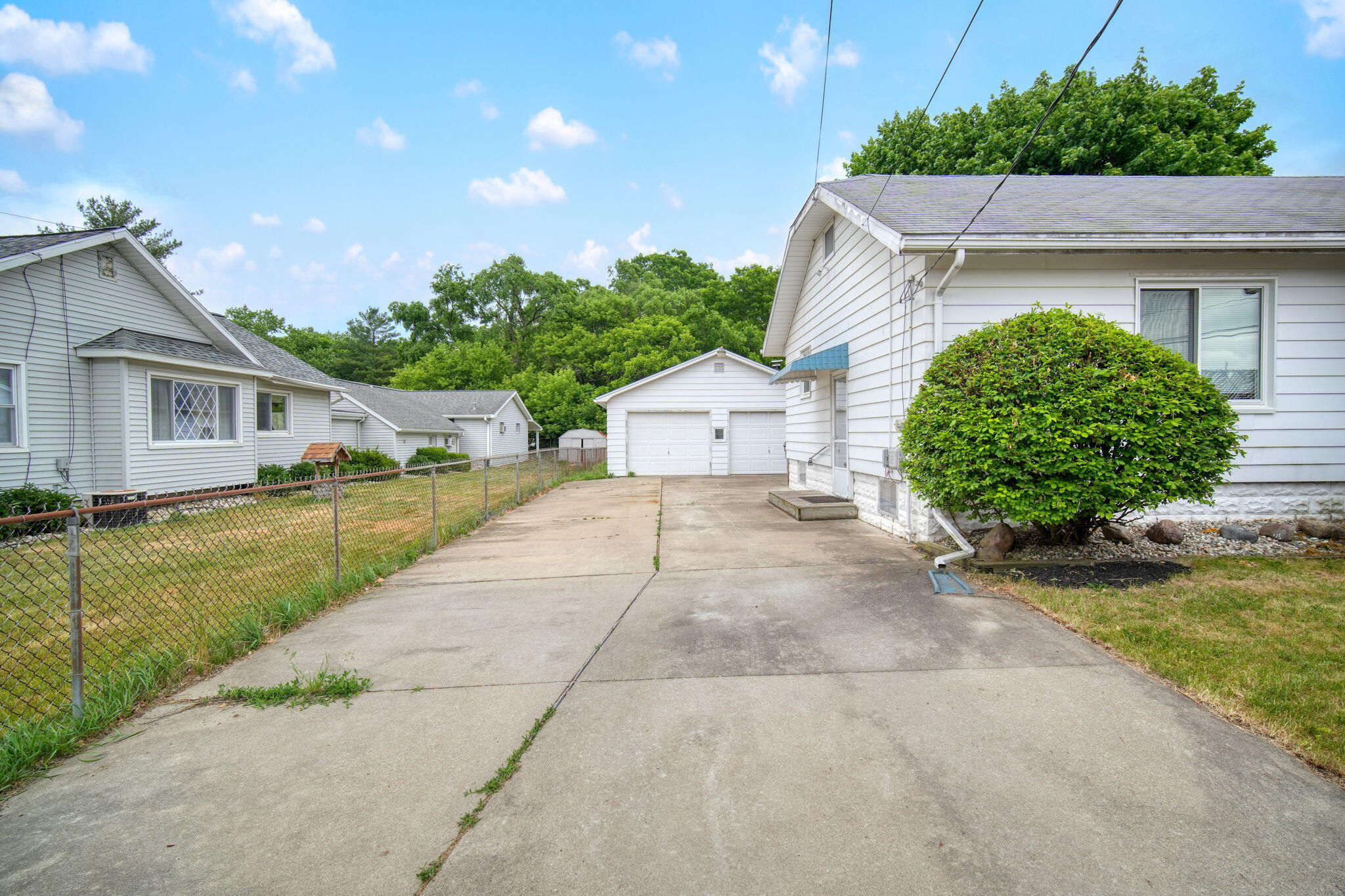 619 Brentwood Road Jackson, MI 49202 - Photo 2 of 43 2
