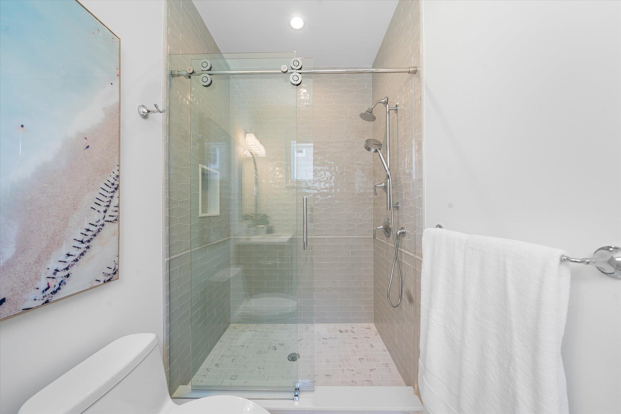 155 112th Stone Harbor, NJ 08247 - Photo 25 of 49 a bathroom with a shower