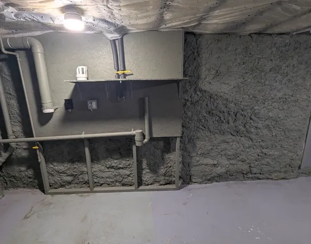 $1,350 | 59 Davis Street, Unit 2 NORTH, Fall River, MA 02720