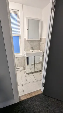 $1,350 | 59 Davis Street, Unit 2 NORTH, Fall River, MA 02720