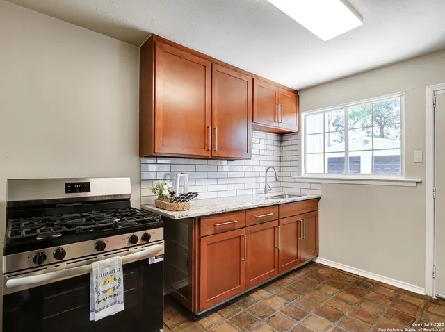 $1,950 | 226 Linares Street, San Antonio, TX 78225