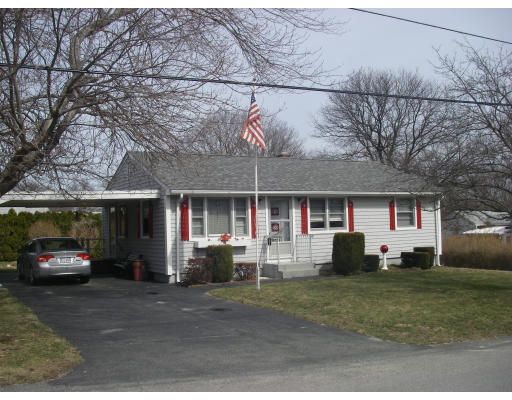 26 Redwood Road Somerset, MA 02726 - Photo 2 of 18 Gallery Image 2