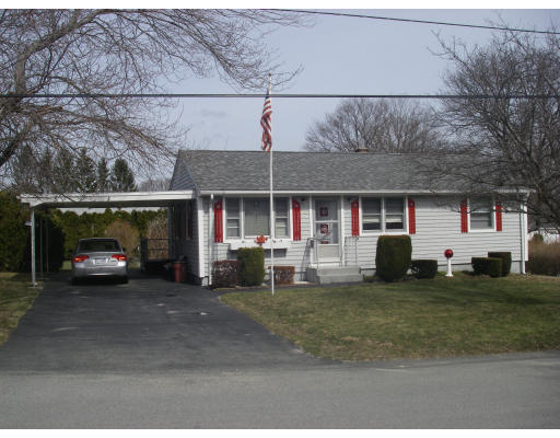 26 Redwood Road Somerset, MA 02726 - Photo 3 of 18 Gallery Image 3