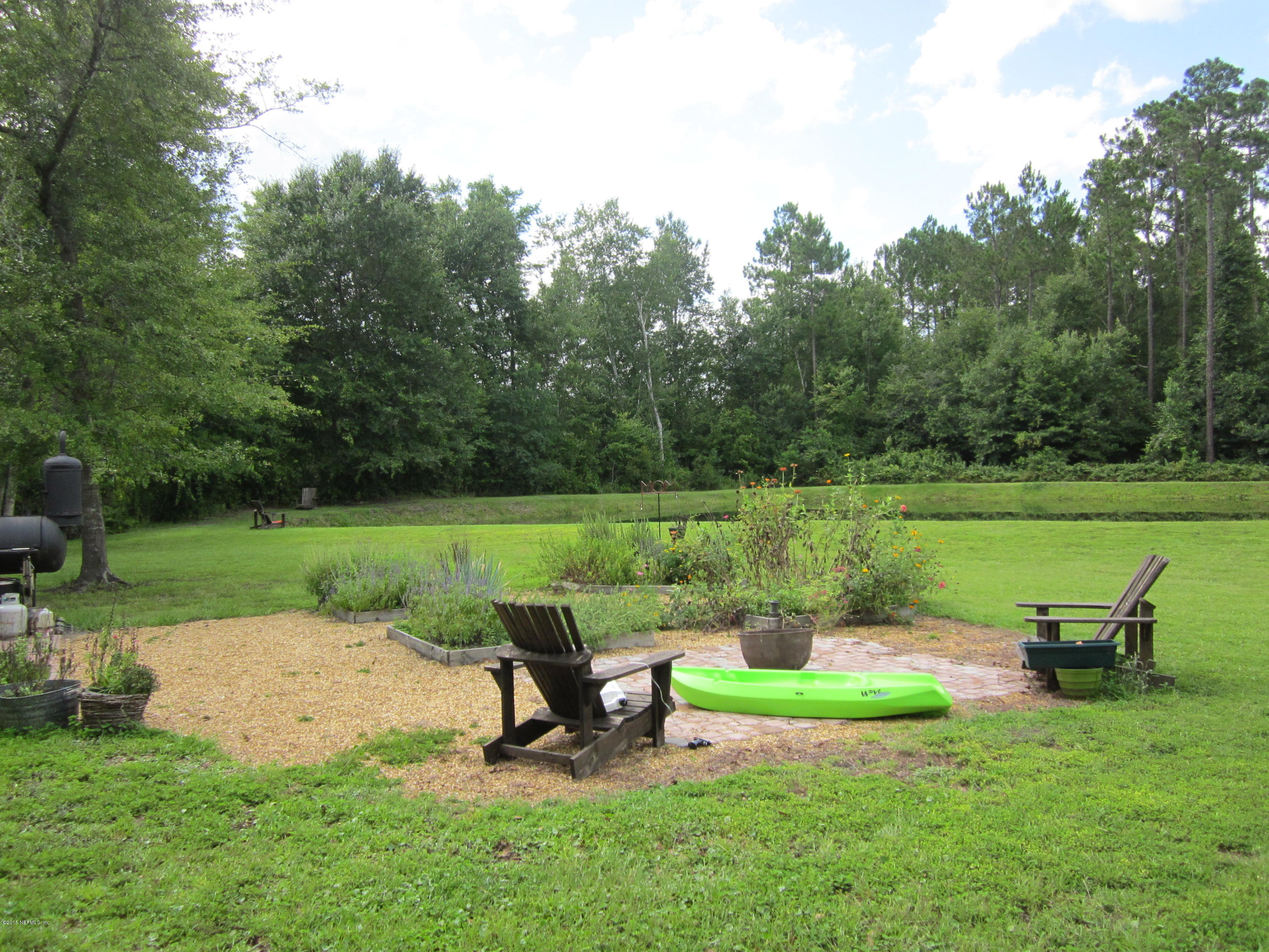 43780 Thomas Creek Road Callahan, FL 32011 - Photo 14 of 16 Backyard Garden