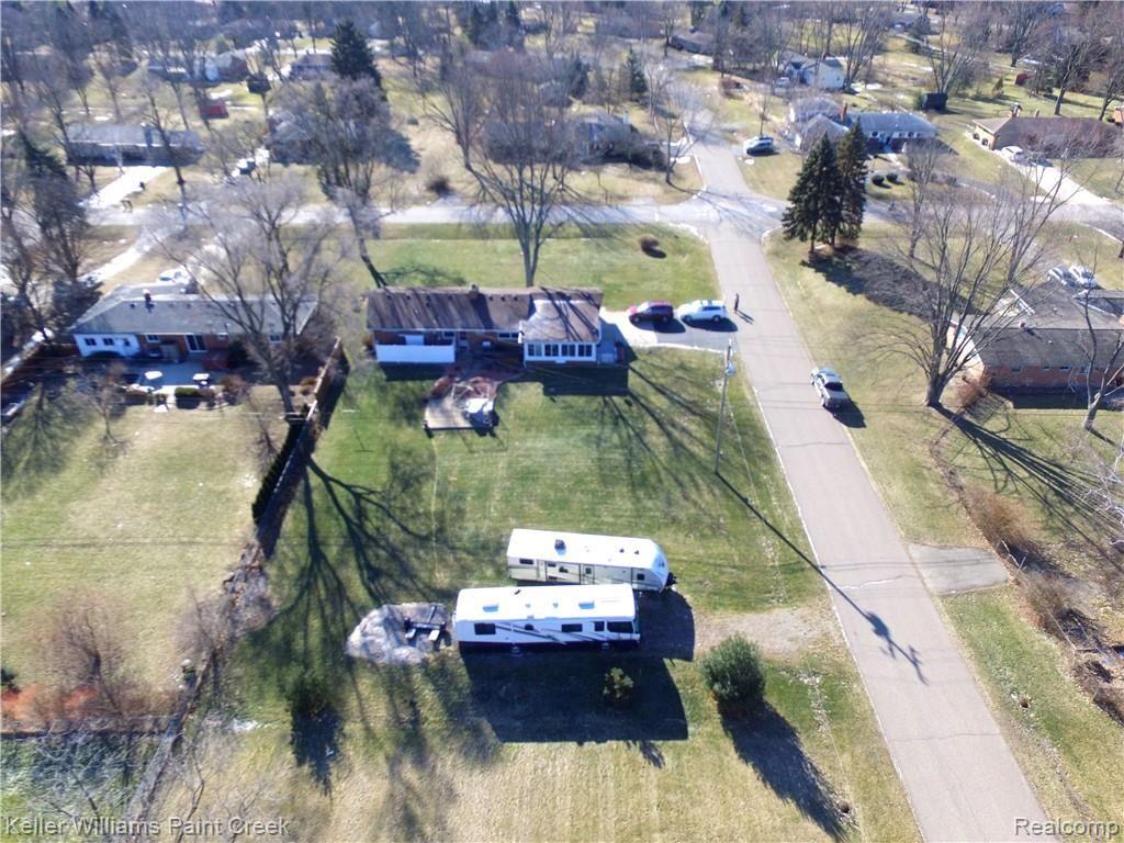 263 Booth Road Troy, MI 48085 - Photo 54 of 67 DJI_0186.JPG