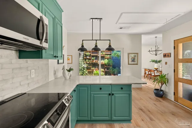 $795,000 | 7716 Sunshine Hill Road, Molino, FL 32577