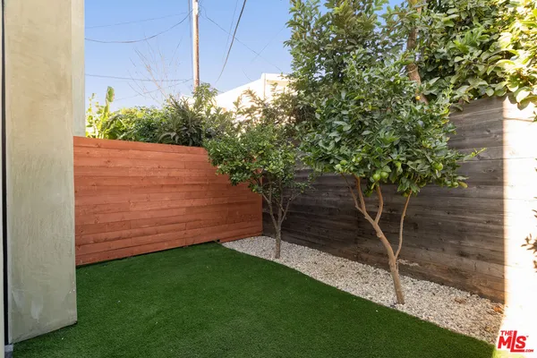 $1,990 | 3909 West Exposition Boulevard, Unit 1/2, Los Angeles, CA 90016