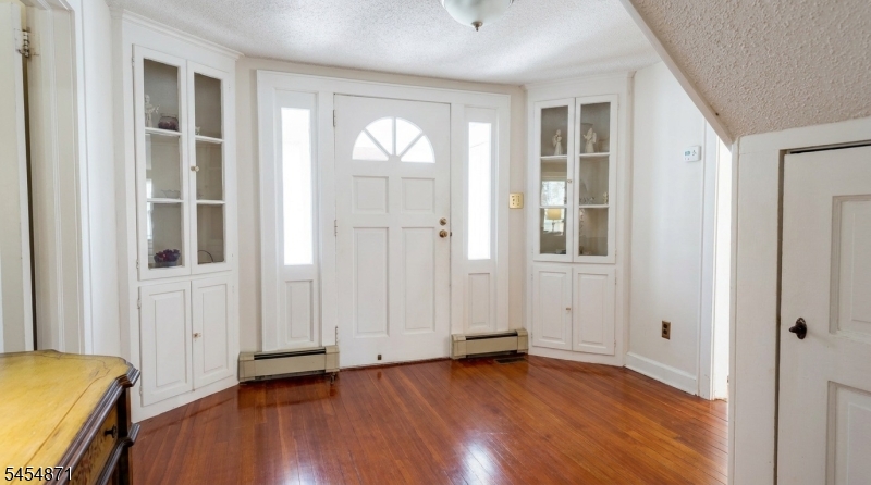 45 Brook Street Springfield, NJ 07081 - Photo 7 of 30 Gallery Image 7