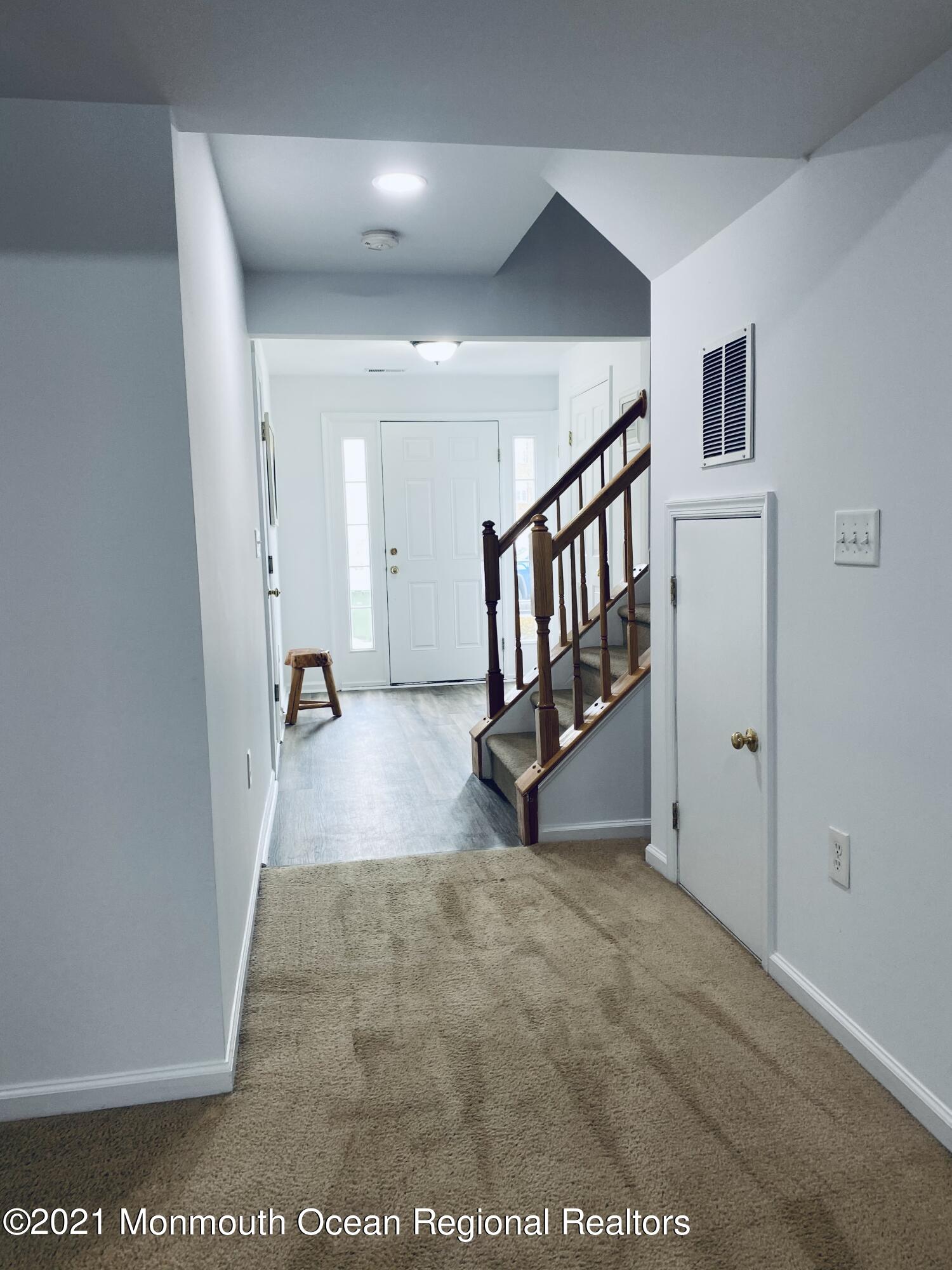 51 Abby Road Farmingdale, NJ 07727 - Photo 3 of 30 IMG-0154