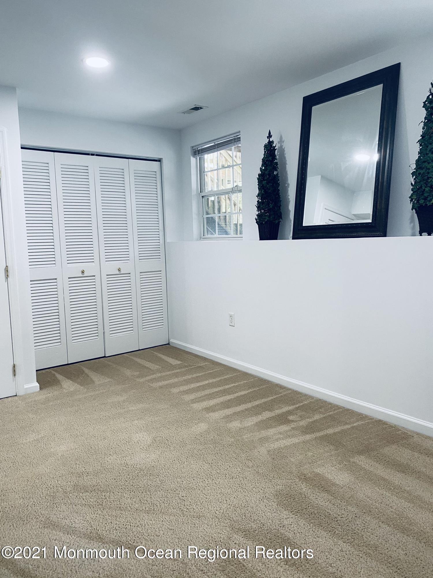 51 Abby Road Farmingdale, NJ 07727 - Photo 5 of 30 IMG-0151