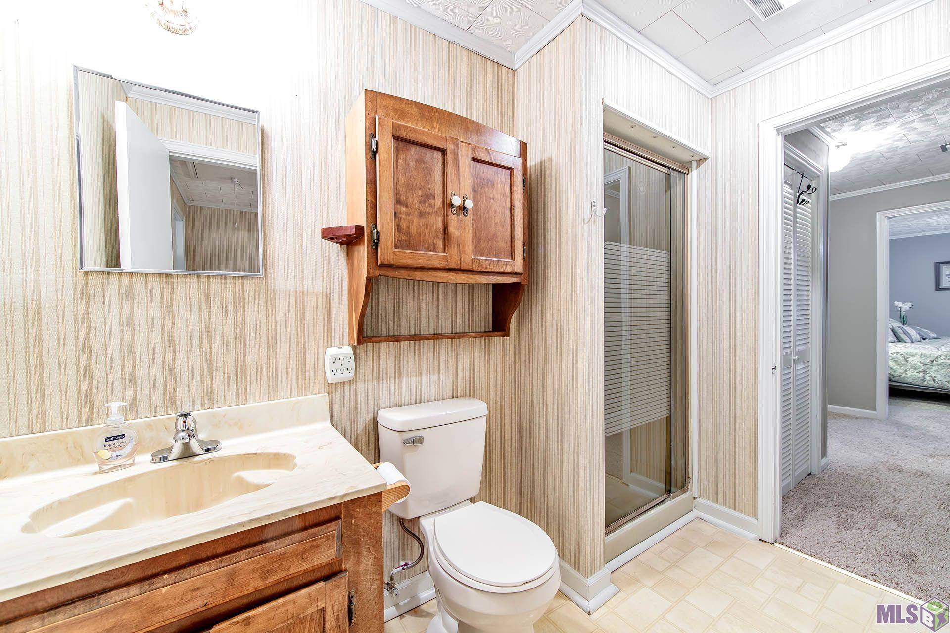 734 Highway 308 Thibodaux, LA 70301 - Photo 13 of 18 Primary Bathroom - Up