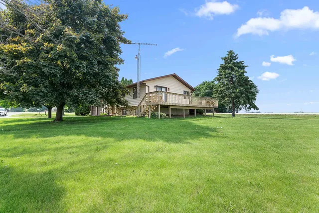 $425,000 | N12086 North Parish Road, Markesan, WI 53946