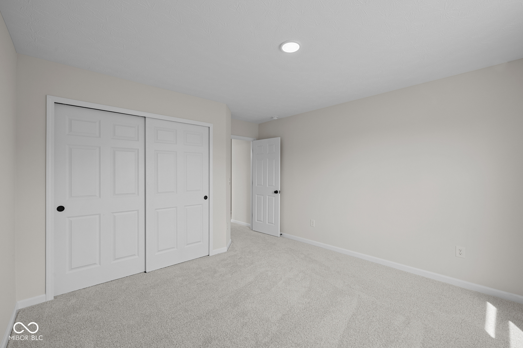 1123 Ridgevine Road Greenwood, IN 46143 - Photo 9 of 30 Gallery Image 9