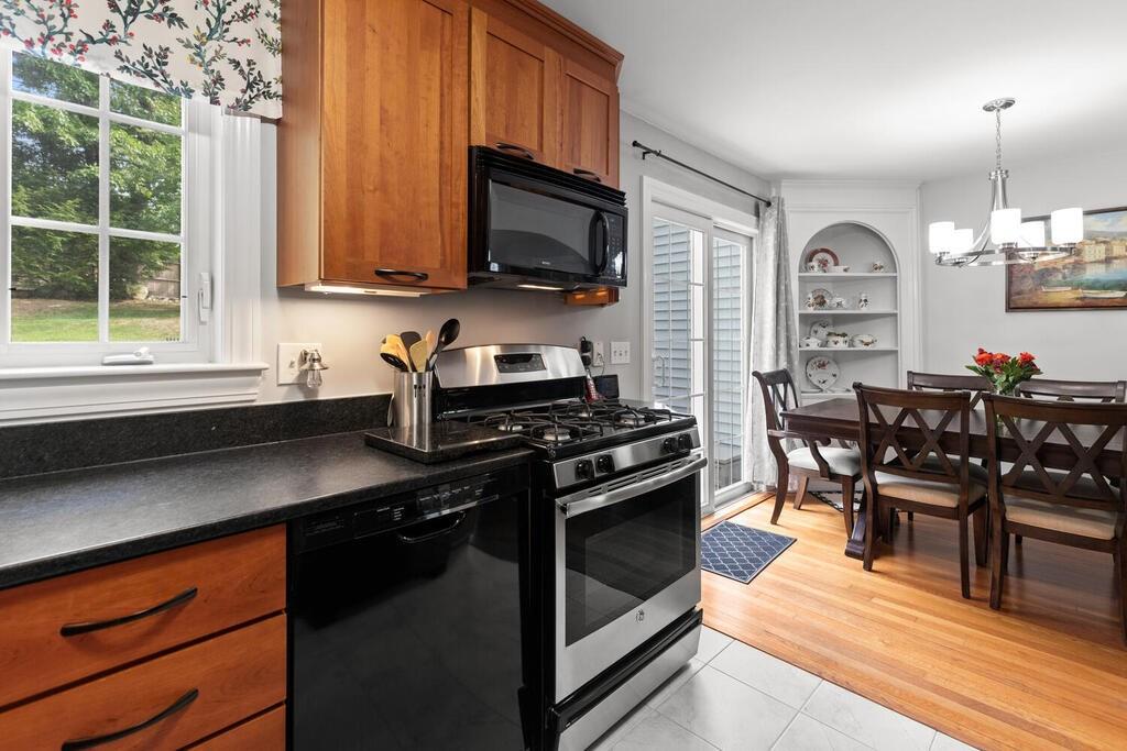 1063 Main Street Reading, MA 01867 - Photo 11 of 31 Gallery Image 11
