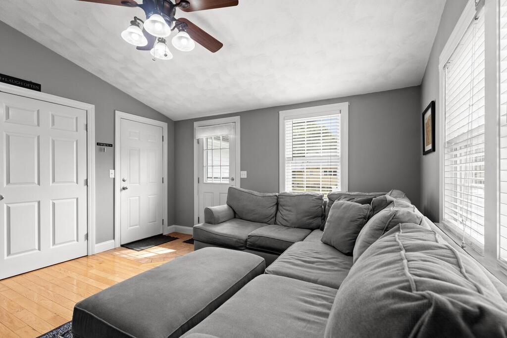 1063 Main Street Reading, MA 01867 - Photo 16 of 31 Gallery Image 16