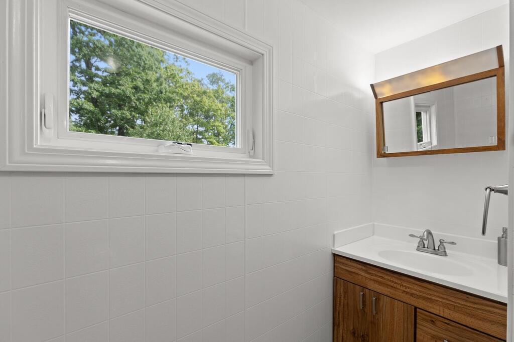 1063 Main Street Reading, MA 01867 - Photo 23 of 31 Gallery Image 23