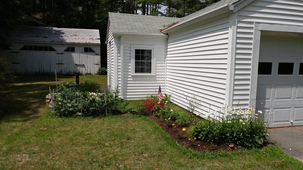 213 Marys Pond Road Rochester, MA 02770 - Photo 9 of 12