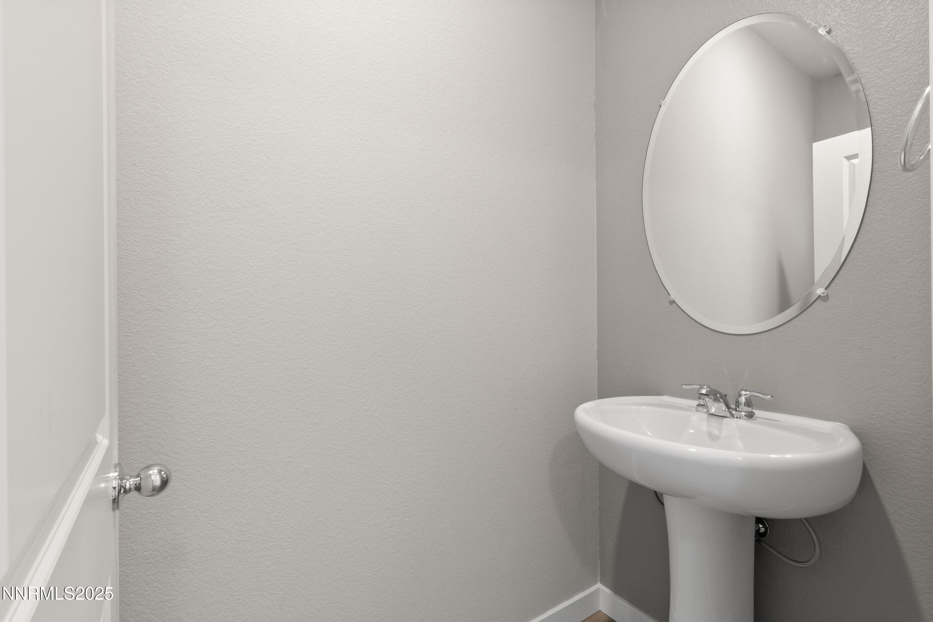 444 Antares Street Reno, NV 89506 - Photo 5 of 35 8L6A2259