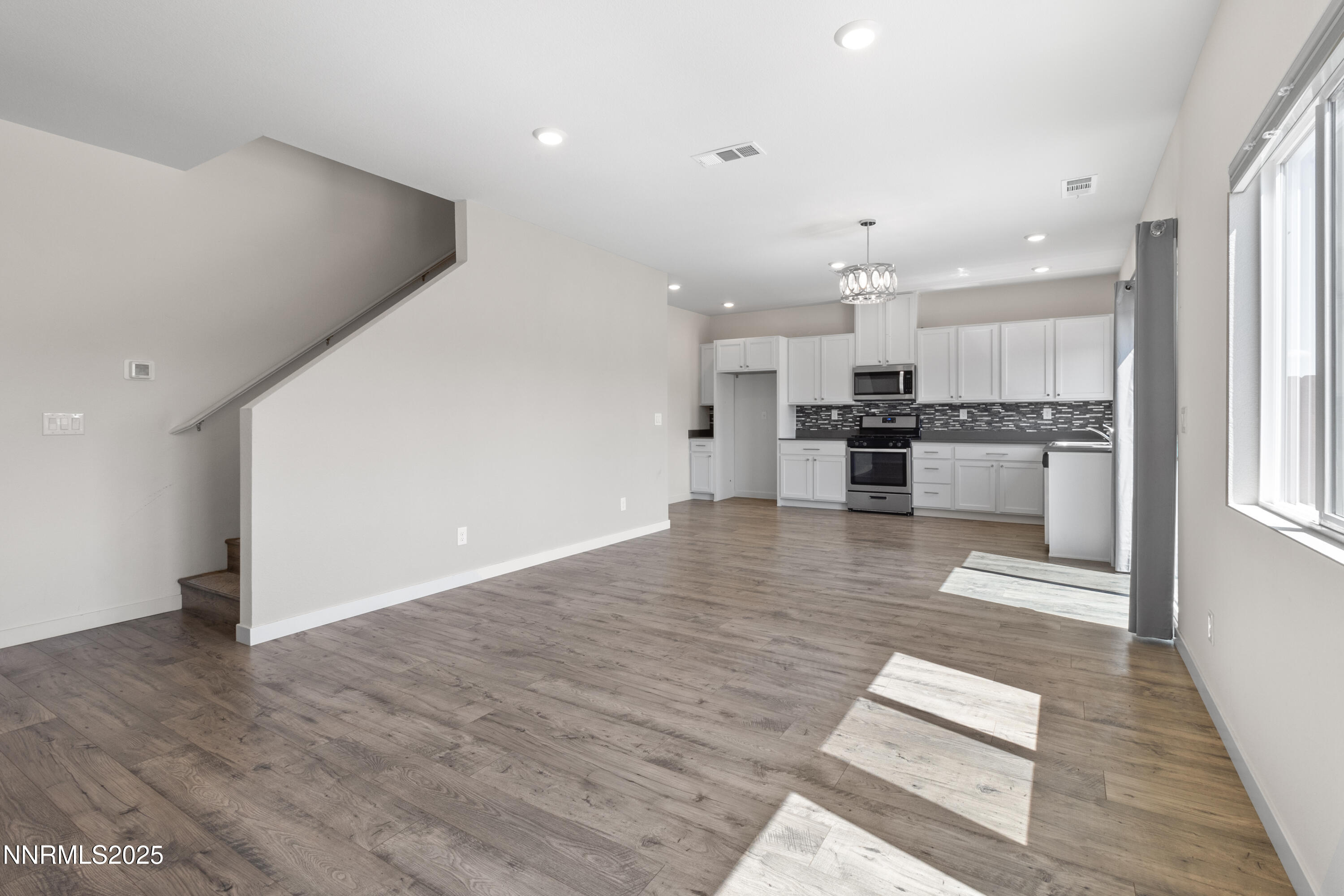 444 Antares Street Reno, NV 89506 - Photo 9 of 35 8L6A2271