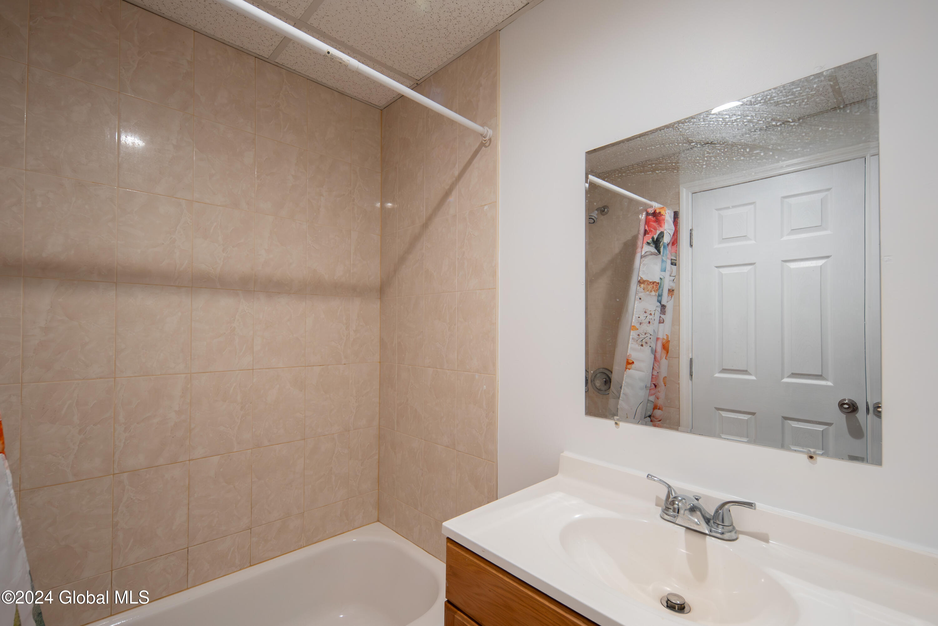 14 Vly Road Colonie, NY 12205 - Photo 18 of 61 018