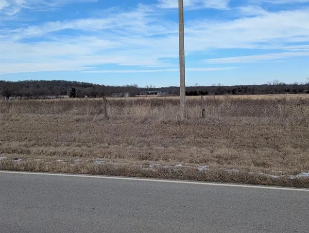 $115,000 | 1800 Northeast Ne Road, Garnett, KS 66032