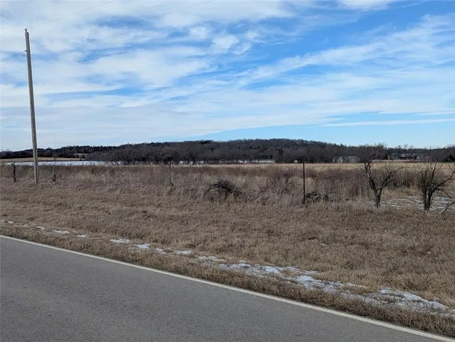 $115,000 | 1800 Northeast Ne Road, Garnett, KS 66032
