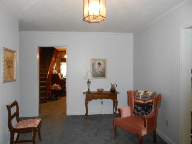 331 Hampton Street Elloree, SC 29047 - Photo 2 of 9 greene foyer