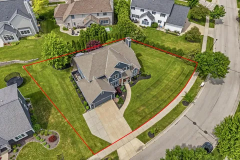 $824,900 | W73N413 Greystone Drive, Cedarburg, WI 53012