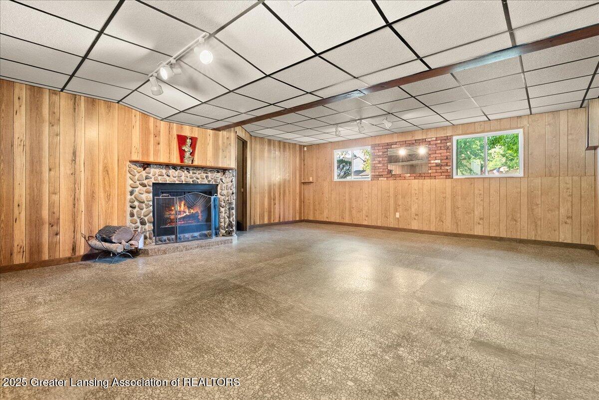 2656 Gilbert Road Lansing, MI 48911 - Photo 17 of 32 30-Media Jett - 25
