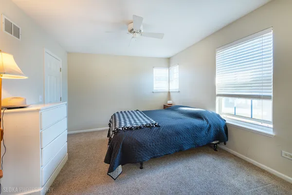 $400,000 | 735 Nashua Court, Crystal Lake, IL 60012