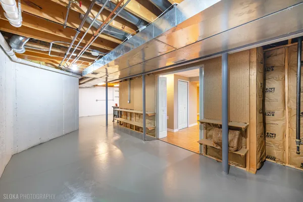 $400,000 | 735 Nashua Court, Crystal Lake, IL 60012