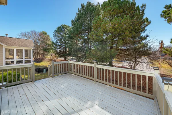 $400,000 | 735 Nashua Court, Crystal Lake, IL 60012