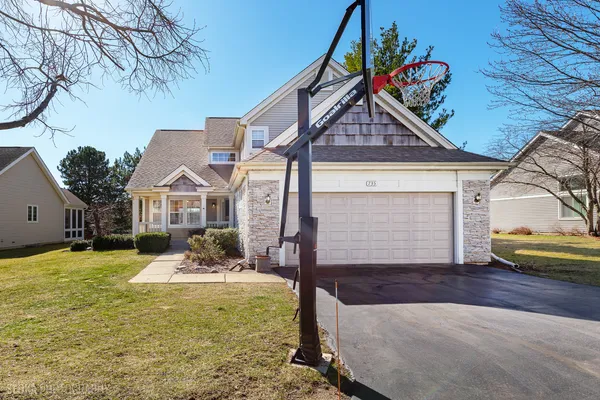 $400,000 | 735 Nashua Court, Crystal Lake, IL 60012