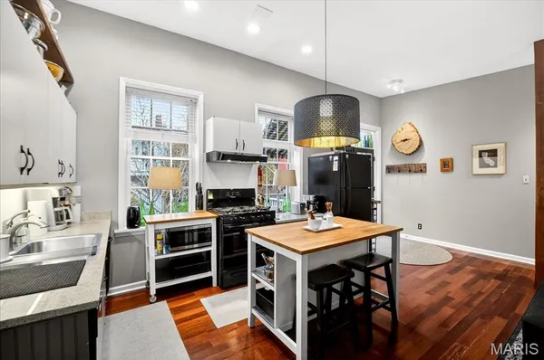 $1,600 | 1010 Allen Avenue, Unit REAR/CARRIAGE HOUSE, St. Louis, MO 63104