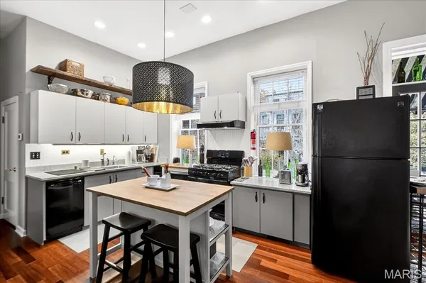 $1,600 | 1010 Allen Avenue, Unit REAR/CARRIAGE HOUSE, St. Louis, MO 63104