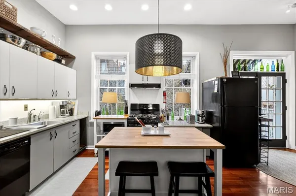 $1,600 | 1010 Allen Avenue, Unit REAR/CARRIAGE HOUSE, St. Louis, MO 63104