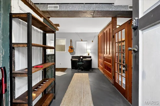 $1,800 | 1010 Allen Avenue, Unit REAR/CARRIAGE HOUSE, St. Louis, MO 63104