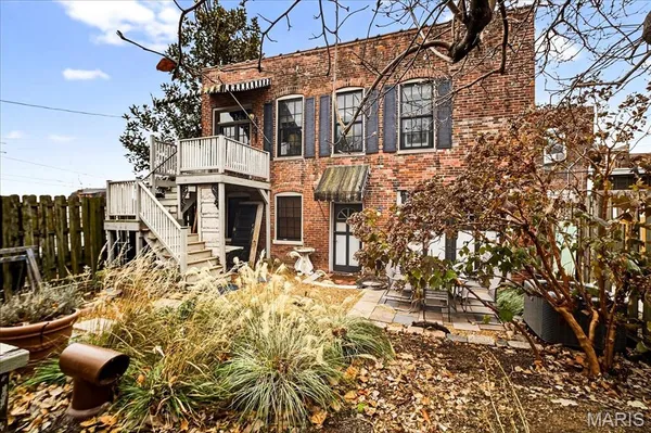 $1,600 | 1010 Allen Avenue, Unit REAR/CARRIAGE HOUSE, St. Louis, MO 63104