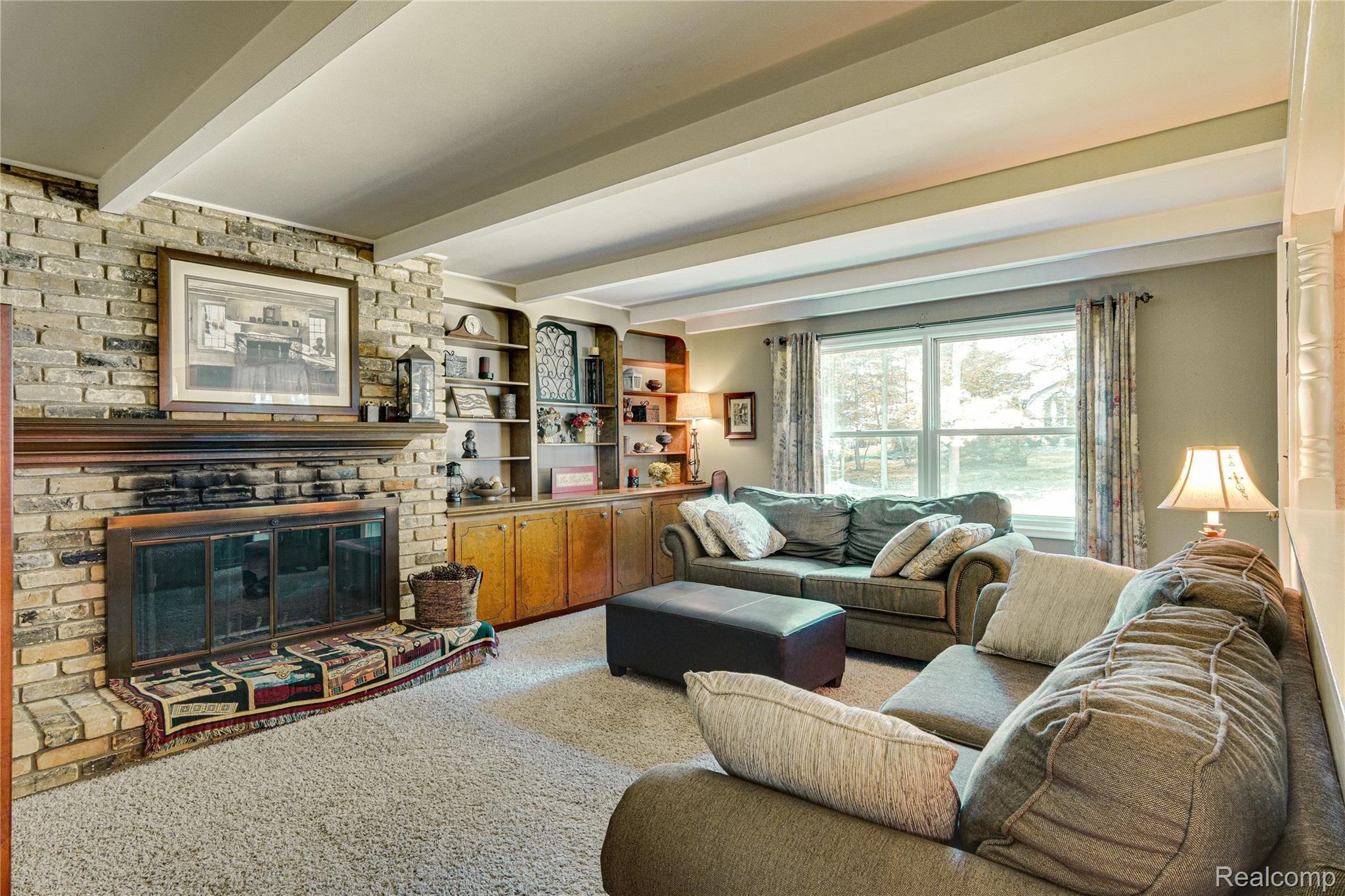 6404 Kings Pointe Road Grand Blanc, MI 48439 - Photo 11 of 38 Interiors (16 of 39).jpg