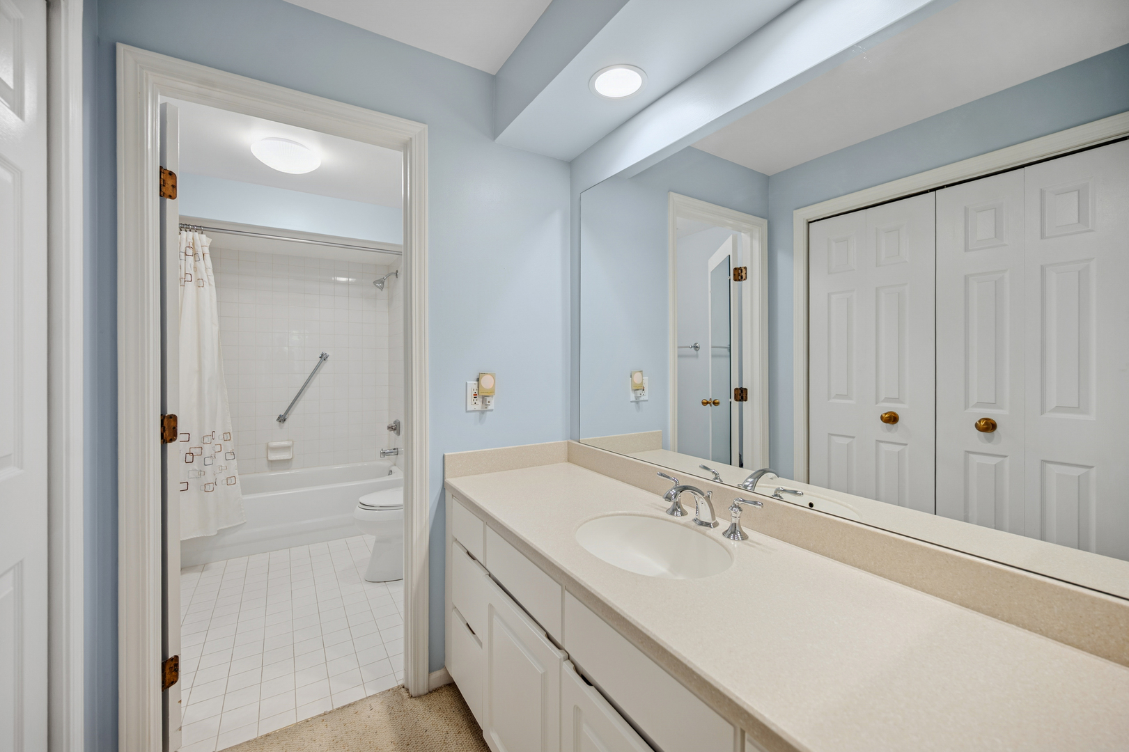 2000 Chestnut Avenue, Unit 103 Glenview, IL 60025 - Photo 17 of 27