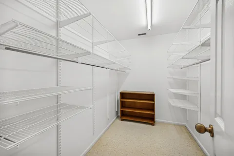 $449,900 | 2000 Chestnut Avenue, Unit 103, Glenview, IL 60025