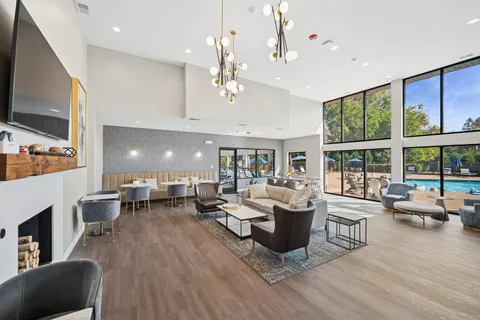 $449,900 | 2000 Chestnut Avenue, Unit 103, Glenview, IL 60025