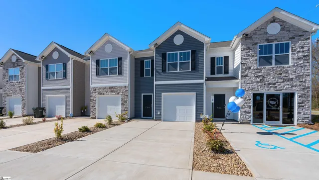 $263,650 | 708 Embark Circle, Greer, SC 29651