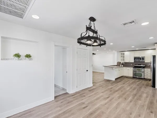 $3,900 | Coral Manor, Deerfield Beach, FL 33441